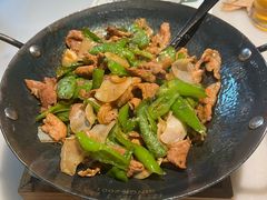 辣椒炒肉-佬麻雀·剁椒鱼头(京基KK One店)