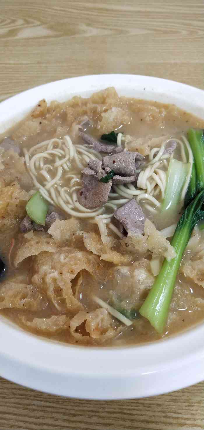 宇倩六合腰肚面-"「皮肚腰花面」份量是超级大,好吃,汤汁浓.