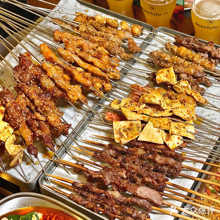 深圳开到凌晨两点的氛围感烧烤酒馆……