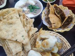 -方中山胡辣汤(顺河路店)