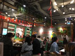大堂-钢管厂歆瑞源油卤串串香(春熙路太古里店)
