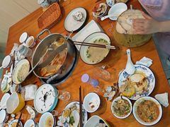 -老何家后安粉·糟粕醋海鲜火锅(三亚湾椰梦长廊店)