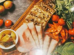 -LENBACH兰巴赫西餐啤酒坊(大连东港店)