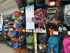 -迪卡侬(西三旗店)