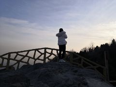 -鬼笑石后山停车场