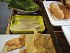 -乡土黄·鲜牛肉火锅·小龙虾(兴业街店)