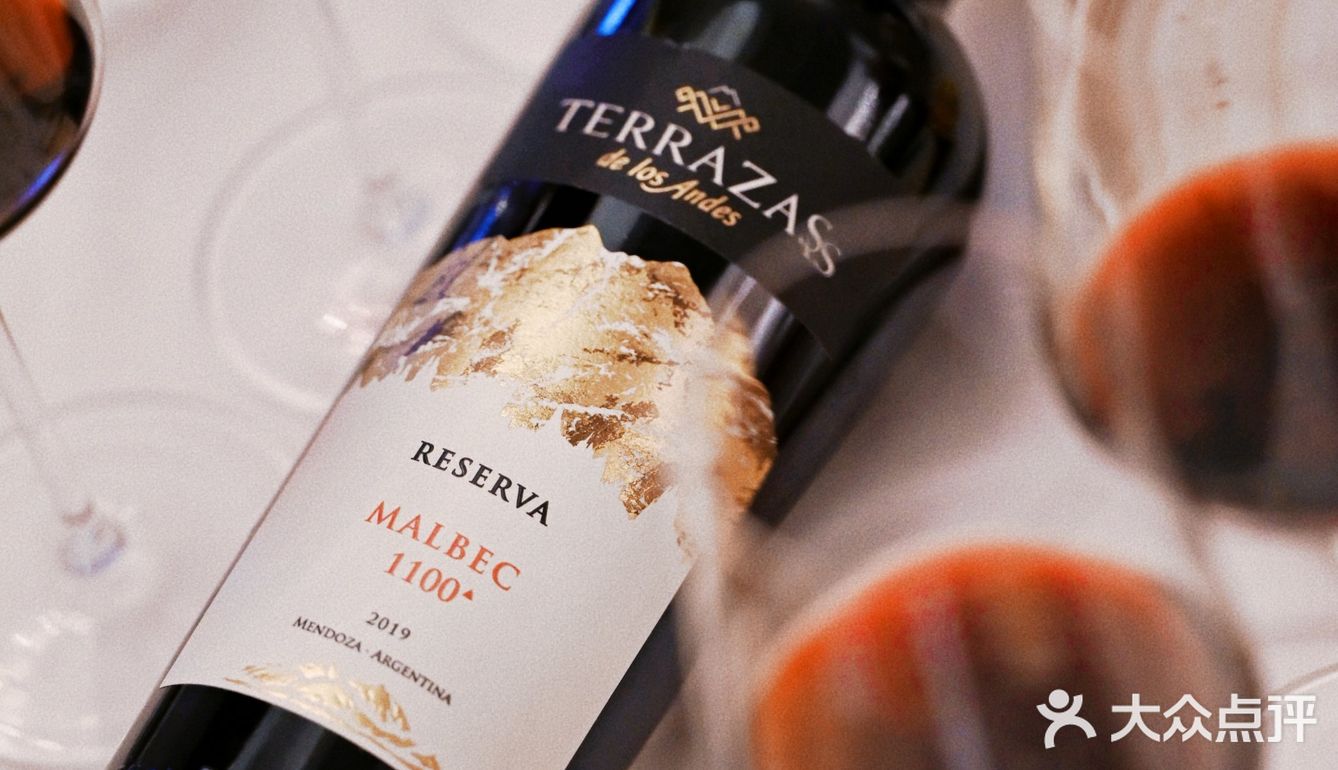 提前预订了TERRAZAS台阶红酒和酒店合作菜单