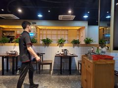 大堂-凤兴鸡煲(宝安海雅店)