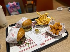 -The Habit Burger Grill 哈比特汉堡(爱琴海店)