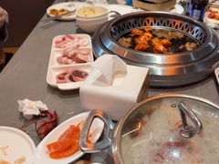 -黑金·寻焰自助百汇·烤肉·火锅(中街店)