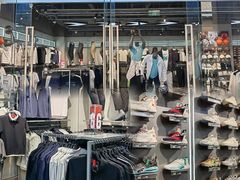 -王府井奥莱临潼小镇(临潼店)