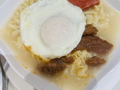 餐肉蛋出前一丁-香港新发烧腊茶餐厅(水围店)