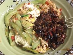 黄瓜鸡蛋加香辣牛肉酱-刘氏三和面馆