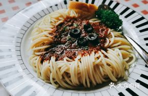Black Truffle Meat Sauce Pasta