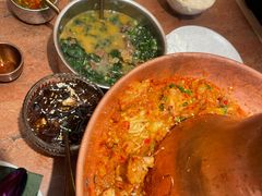 土司铜锅油焖鸡-浩海火燒雲傣家菜(芮欧百货店)