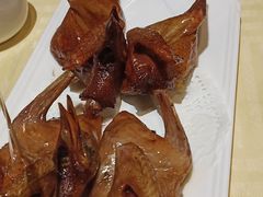 招牌烤乳鸽-石岐佬中山菜馆(张溪店)