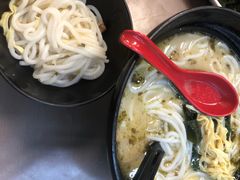 -灵芝妹子海鲜米线(香炉礁山姆店)