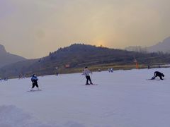 -济南卧虎山滑雪场