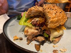 香浓蘑菇牛肉汉堡-bluefrog蓝蛙(皇庭广场店)