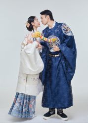 -喜爱高定婚纱摄影