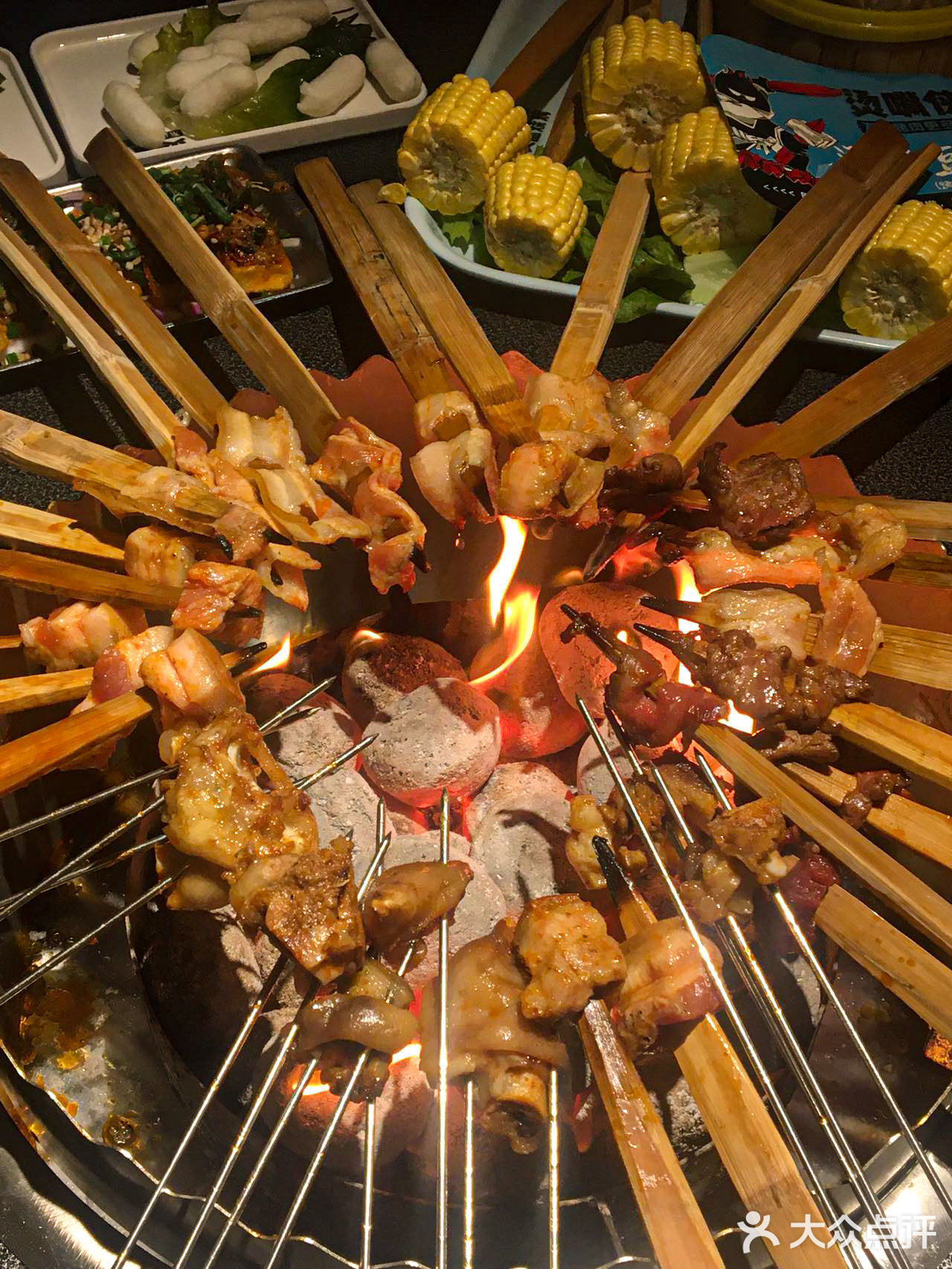 来十八梯一定要吃啊，天台音乐烤肉香迷糊了！