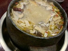 -绿色墨脱石锅城