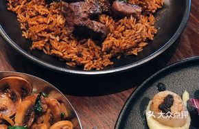 Signature Beef Cubes with Wild Mushrooms Rice