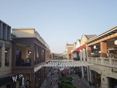 -王府井奥莱临潼小镇(临潼店)