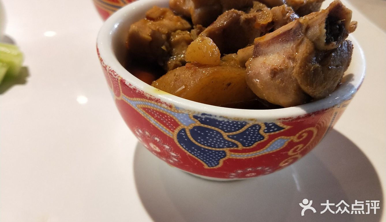 椰浆饭感觉味道还可以，米饭中淡淡的椰子味道