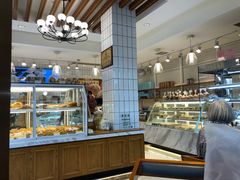 面包甜点陈列柜-老大昌(淮海中路店)