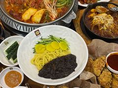 -喇喇排骨火锅·传统韩式脊骨汤(望京西园总店)
