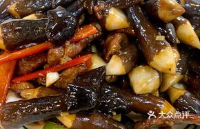 Black Chicken Mushroom Stir-Fried Beef Tenderloin