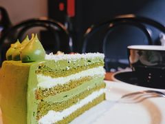 日本柚子酱佐抹茶白巧克力蛋糕-black rainbow coffee