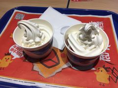 冰淇淋熔岩红丝绒树莓蛋糕-汉堡王(常熟美城店)