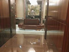 -浅深休闲酒店-停车场