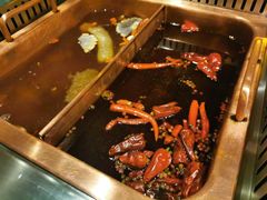-老牌坊云南鱼豆花火锅(爱建店)