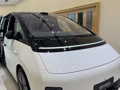 -理想汽车(世纪汇店)