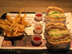 -The Habit Burger Grill 哈比特汉堡(复兴soho店)