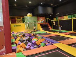 -蹦蹦跳跳(新奥购物中心店)