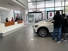 -上海宝信宝马4S店