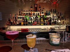 -FOUR PLAY BAR