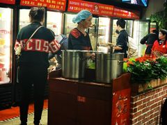 -钢管厂五区小郡肝串串香(蜀都万达店)
