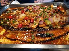 -鸣记脆皮烤鱼·海鲜烤鱼(三八广场店)