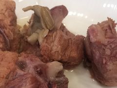 野菌排骨瓦罐汤-阿莉餐厅(枣阳路店)