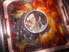 -老牌坊云南鱼豆花火锅(爱建店)