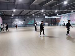 -极限PLAY运动娱乐新世界·团建派对潮玩休闲馆·室内蹦极高空游乐园