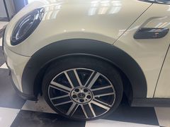 -鲨鱼皮汽车凹陷玻璃修复(静安店)