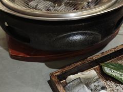 -围炉肉舍•炭烤活鳗•丹东海鲜烤肉(步行街店)