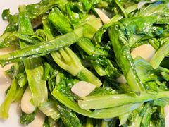 素炒油麦菜-俭寨大盘鸡·缸子肉·小公鸡·新疆菜(云通店)