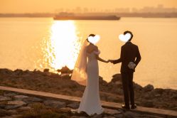 -雪中彩影婚纱摄影·微光艺术中心